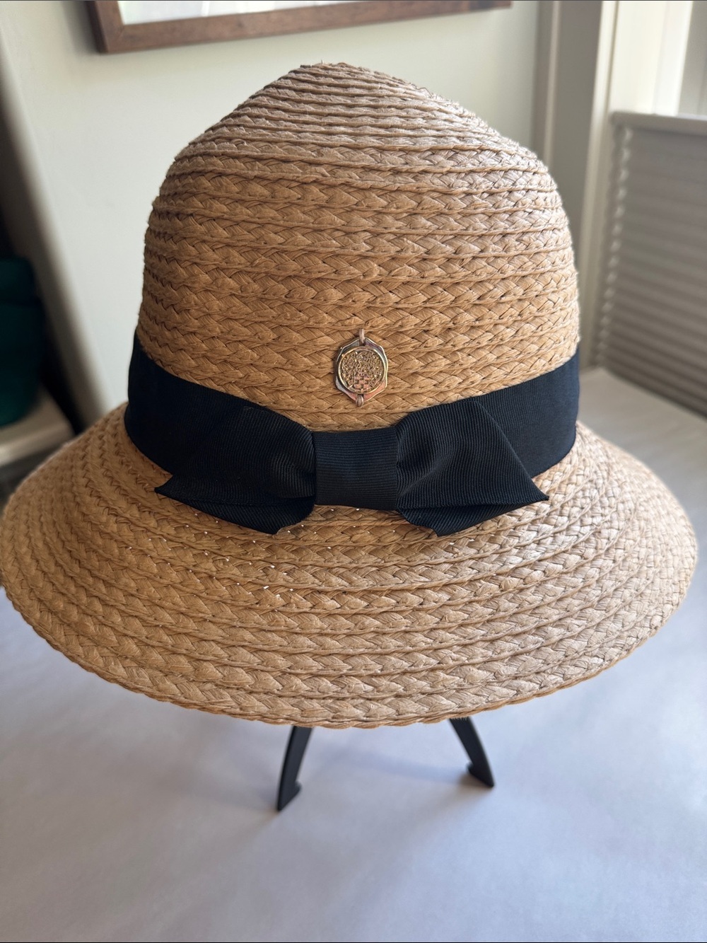Vince Camuto Paper Straw Fedora Hat Womens OS Natural Black band Medallion